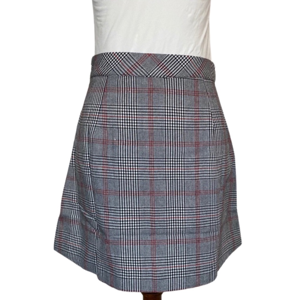 Chic Plaid Mini Bodycon Pencil Skirt with Buttons - Picture 13 of 16